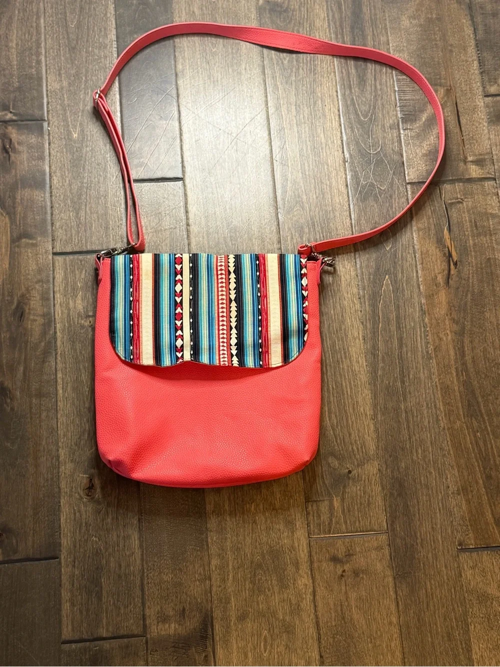 Thirty-One Coral Crossbody Purse Multicolor Striped Flap Adjustable Shoulder Bag